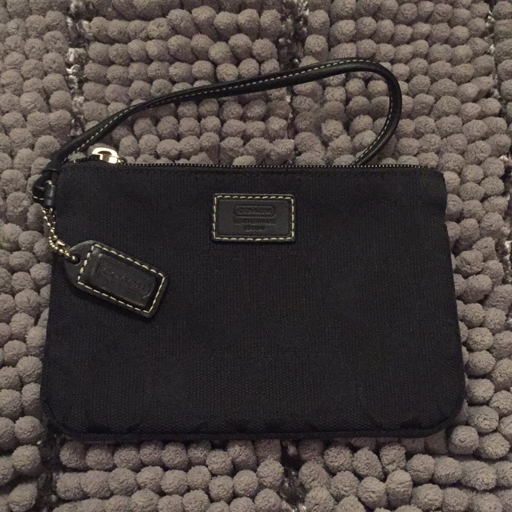Signature C wristlet